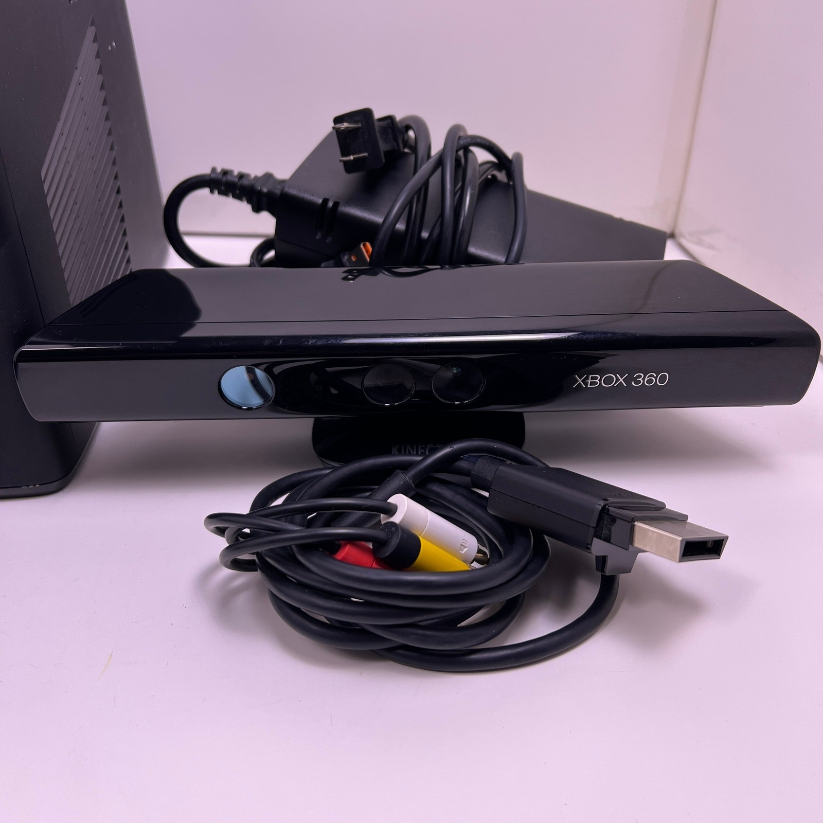 Microsoft Xbox 360 S Slim Kinect Bundle Console System Bundle Black 250GB TESTED