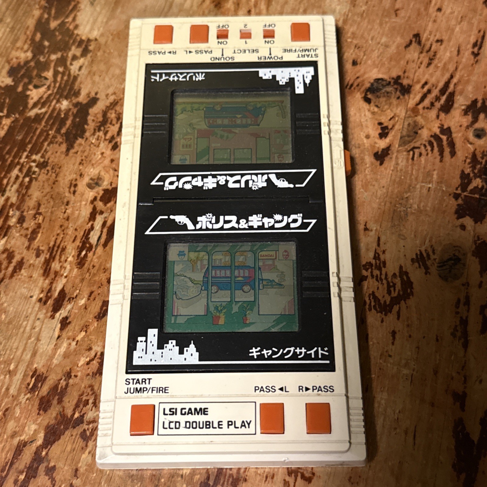 LSI BANDAI ELECTRONICS LCD DOUBLE PLAY POLICE & GANG MADE IN JAPAN 1984