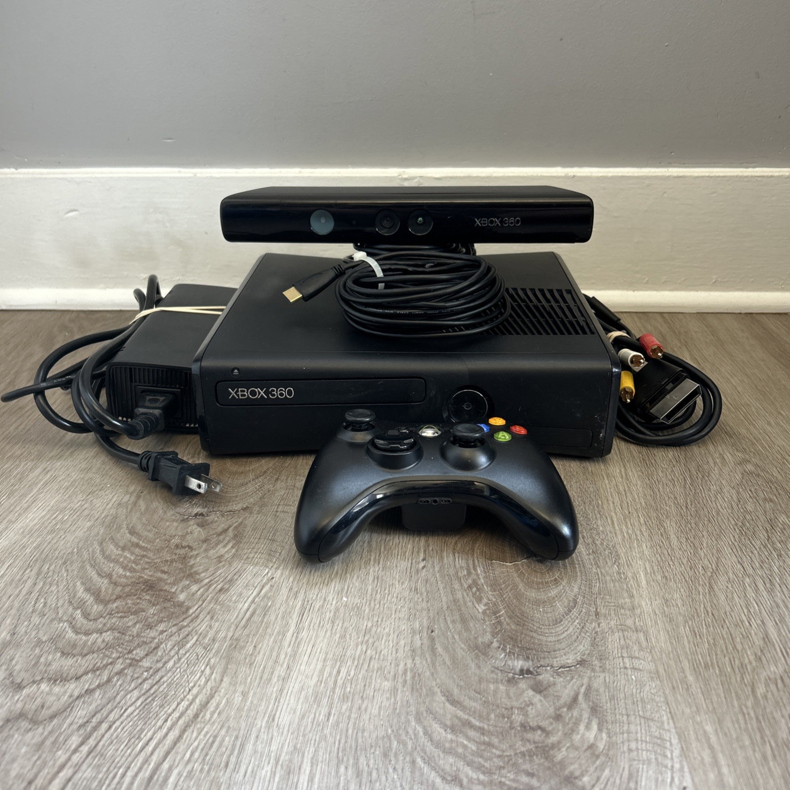 Microsoft Xbox 360 S Slim 250GB Black Video Game Console System w/ Kinect Tested
