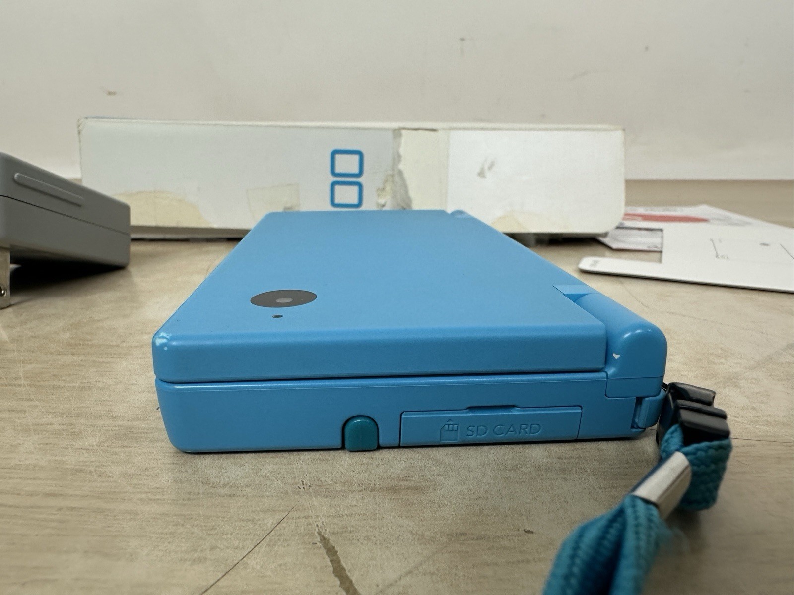 Nintendo DSi Light Blue w/ Box/Inserts/Charger/Stylus: Matching Serials – WORKS!