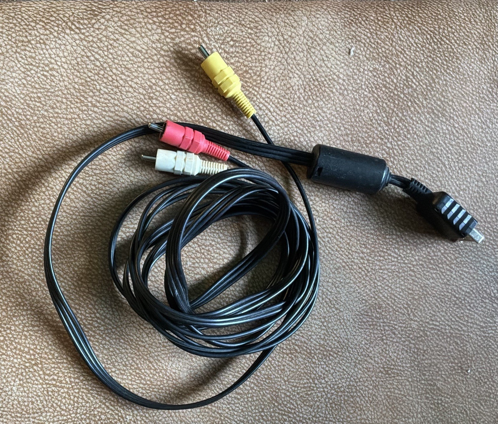 Sony PlayStation 2 Fat Console SCPH-30001- Black + Cables + Controller *TESTED*