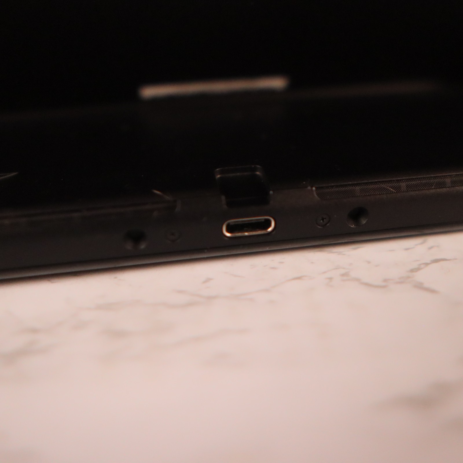 Nintendo Switch – OLED Model with White Joy-Con, Dock, and Charger