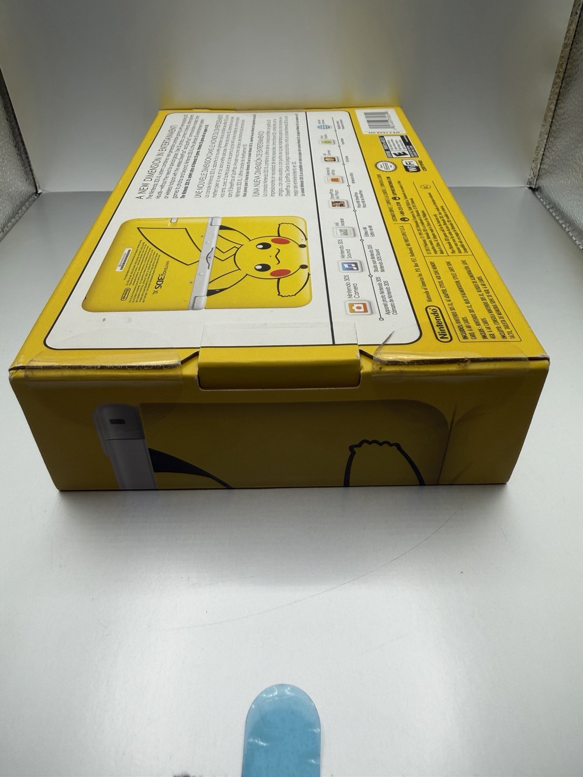 Nintendo 3DS XL Pikachu Edition Handheld System Yellow/White Wi-Fi