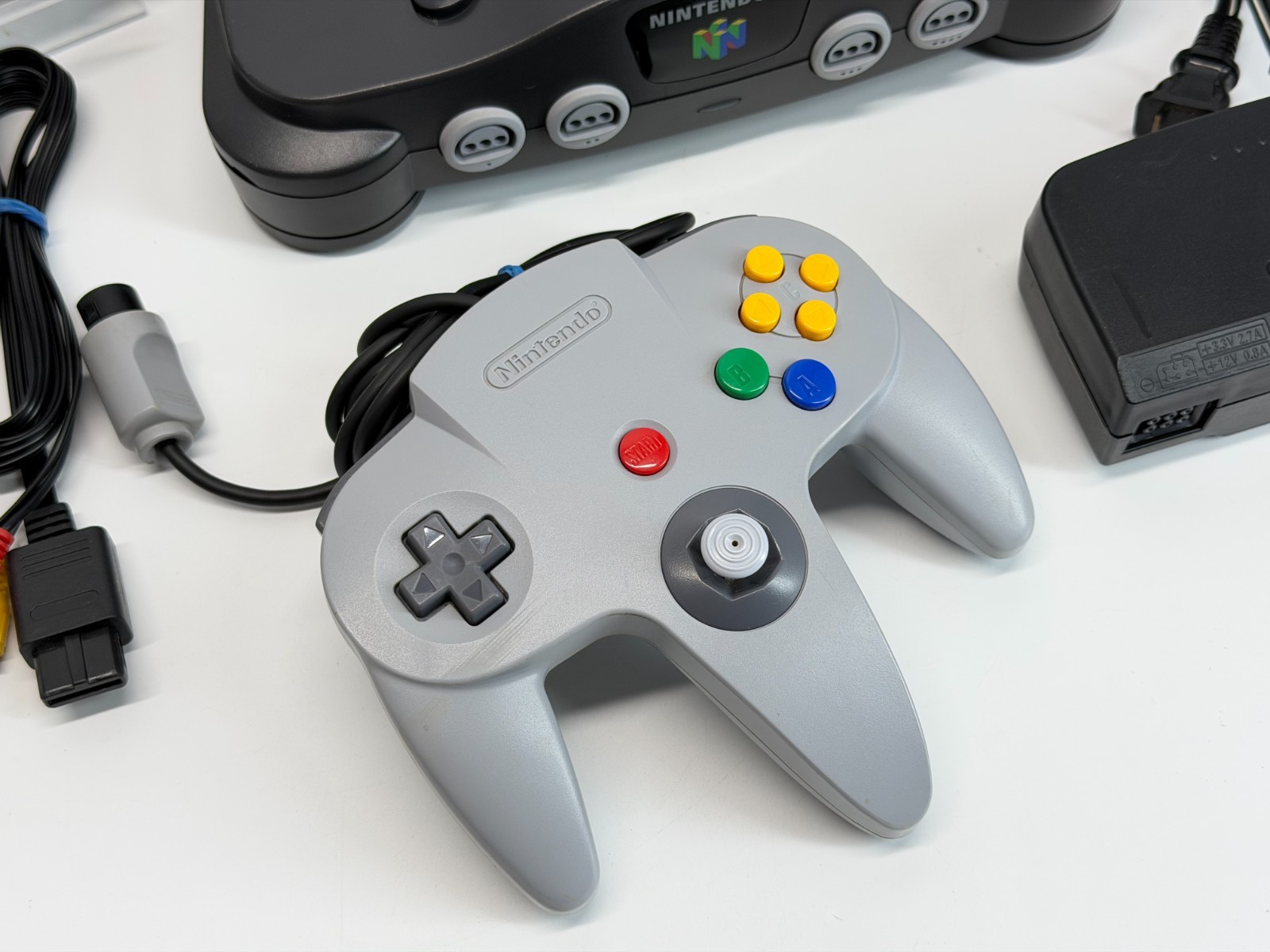 Nintendo N64 System BUNDLE w/ Golden Eye 007 + Gray Controller Cords *TESTED*