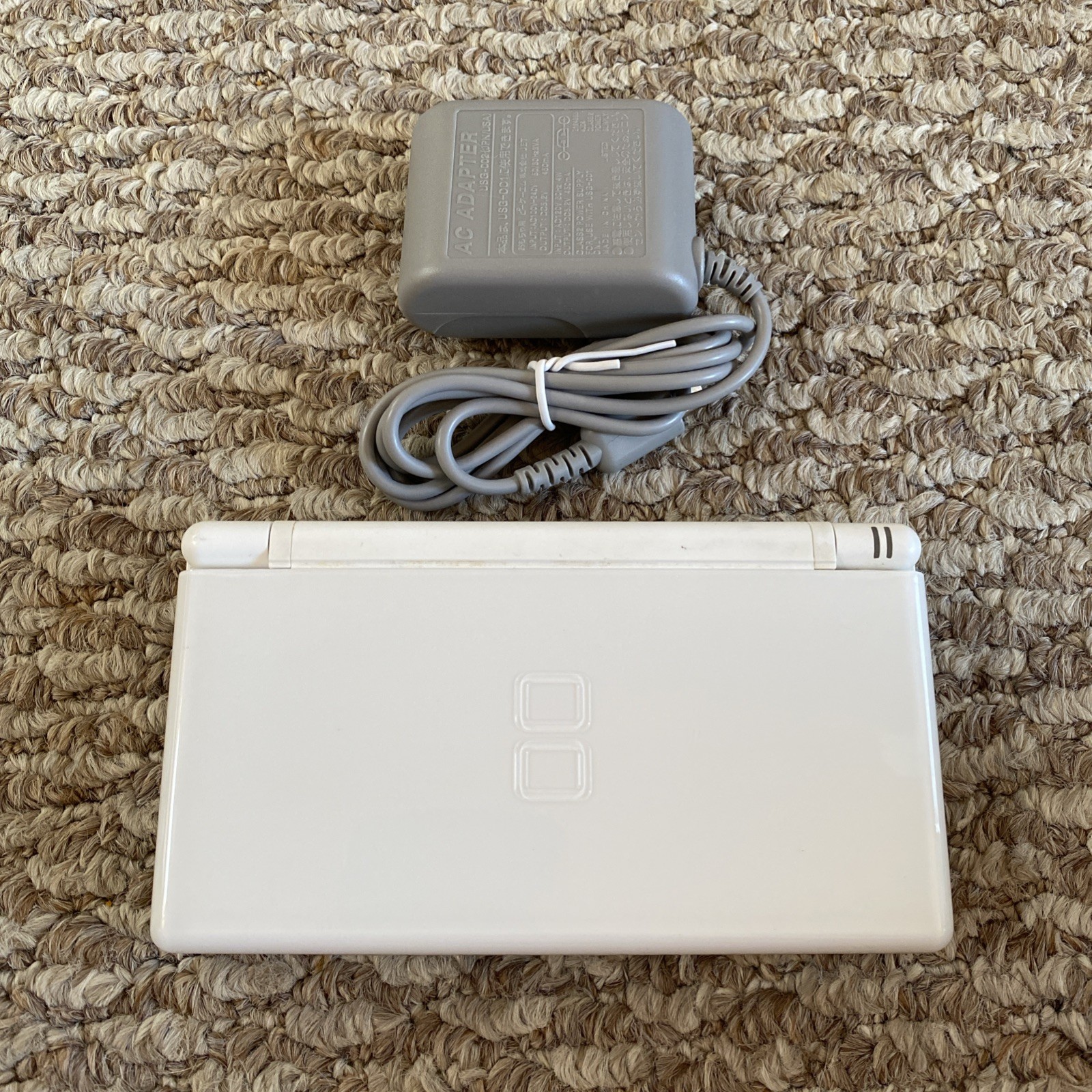 Nintendo DS Lite USG-001 Polar White w/ Charger USA