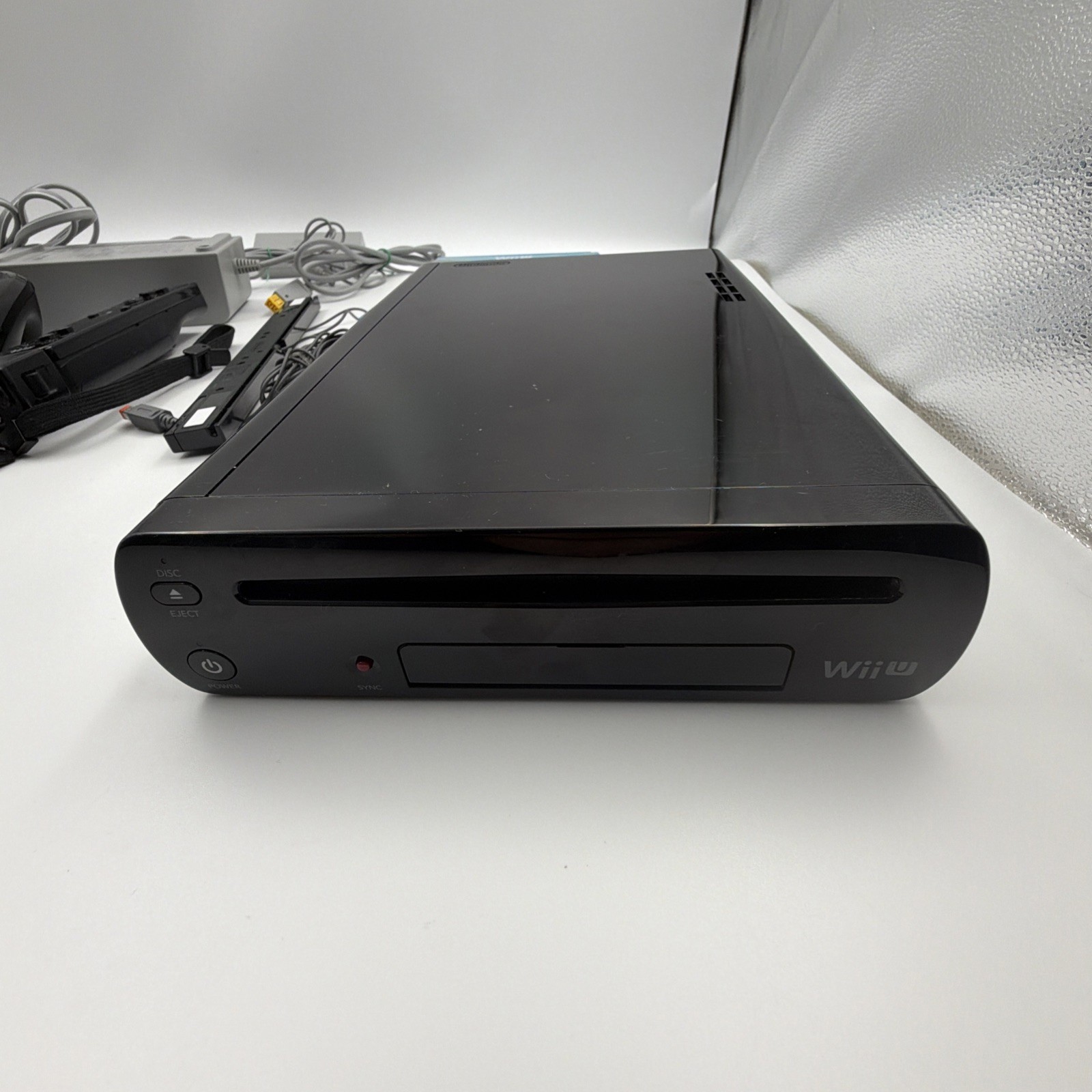 Nintendo Wii U Console Bundle Tested Working Reset 2 Pro Controllers + Game