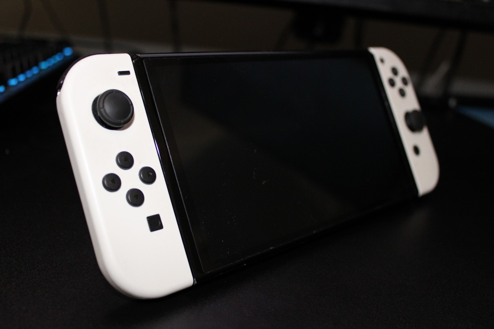 (SEE DESCRIPTION)—Nintendo Switch OLED Model HEG-001 64GB – White