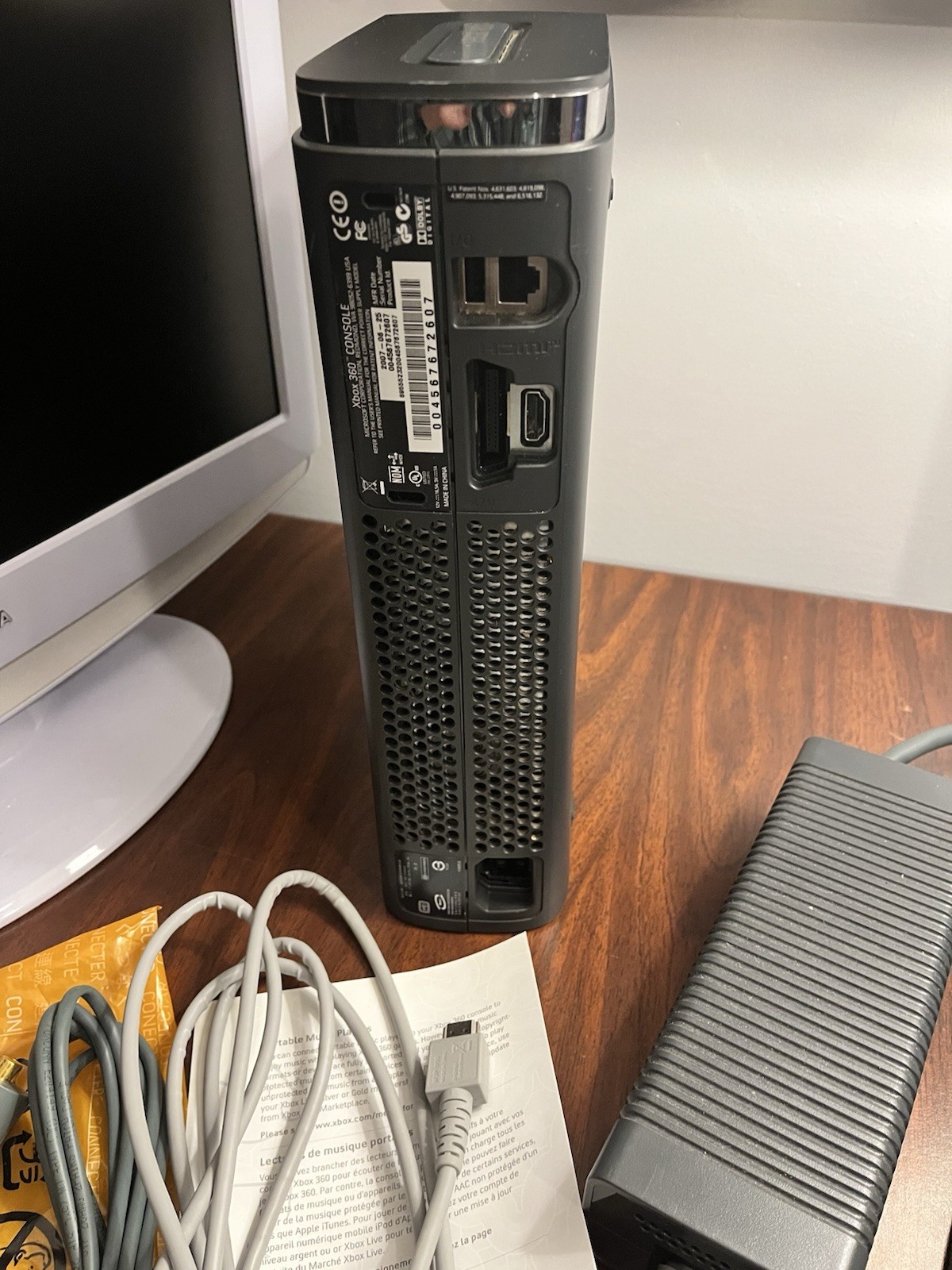 Microsoft Xbox 360 Elite 120GB HDD Console with accessories * Read Description