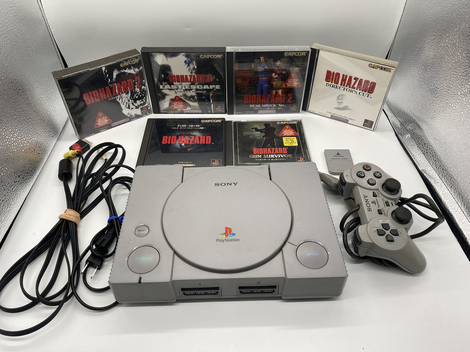 PlayStation 1 PS1 Console w/ Resident Evil Biohazard 6 set SCPH-7000 JP Ver.