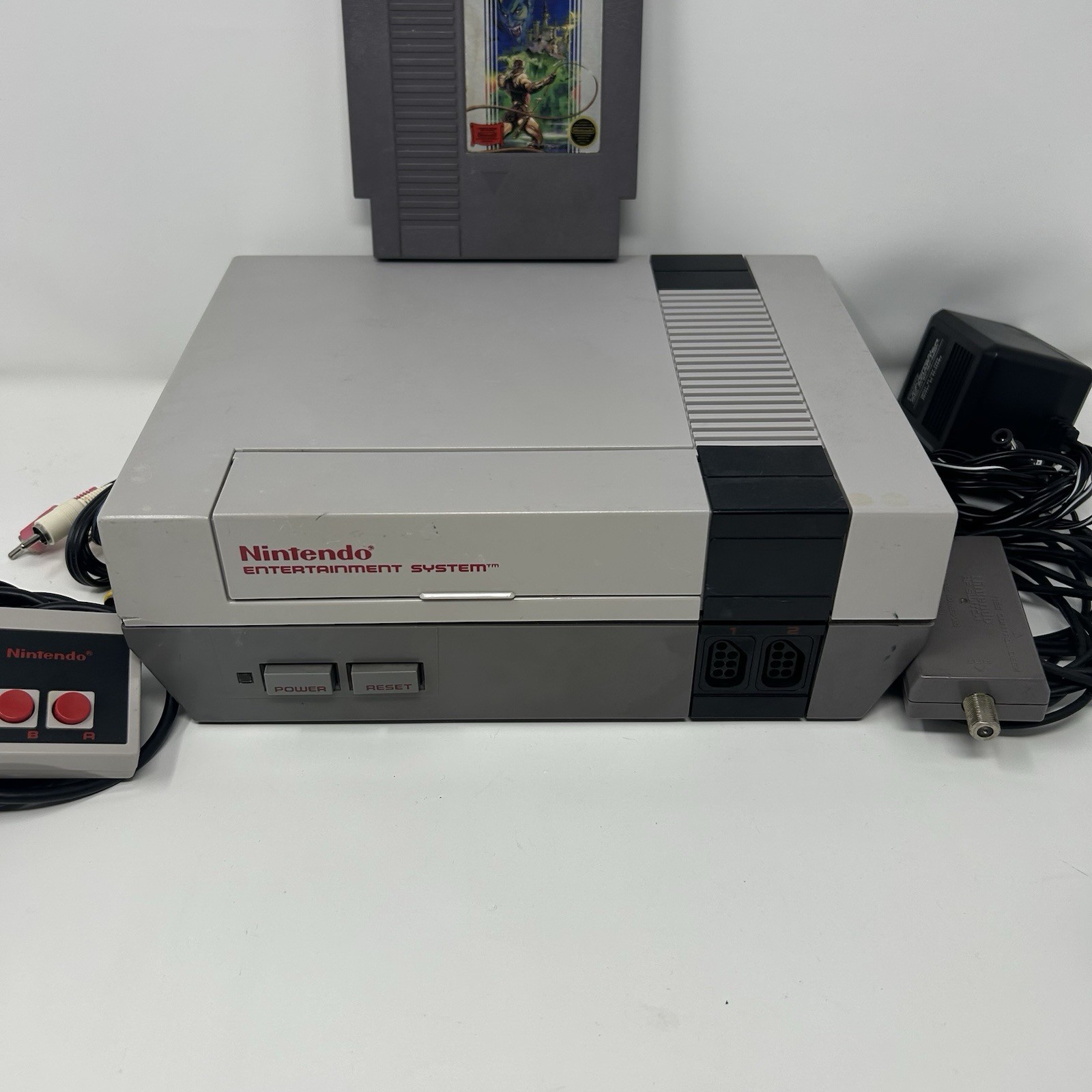 Nintendo NES Console Bundle NEW 72 Pin 1 Controllers Castlevania