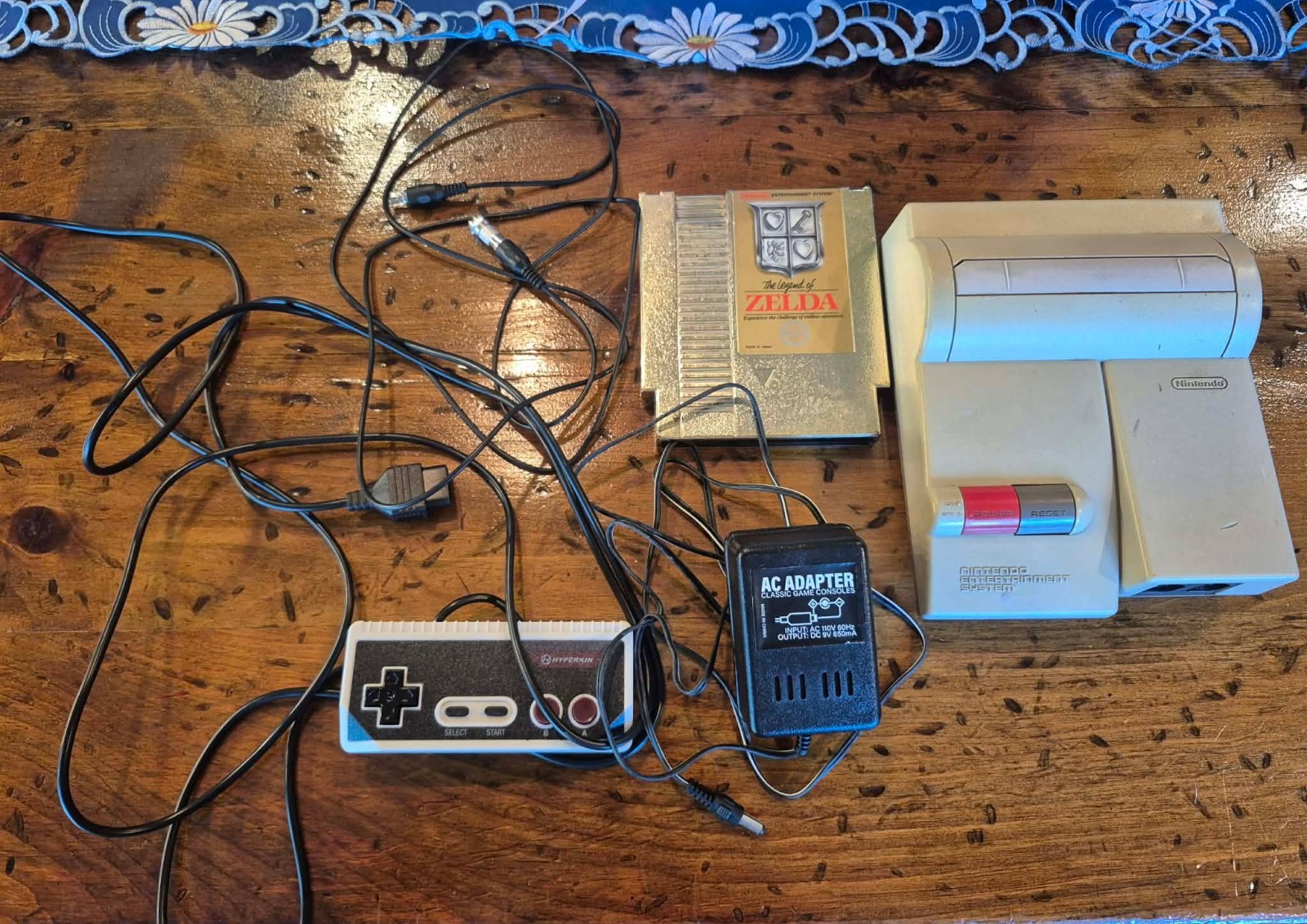 Nintendo NES Top Loader console model NES-101 Bundle with Legend of Zelda Gold