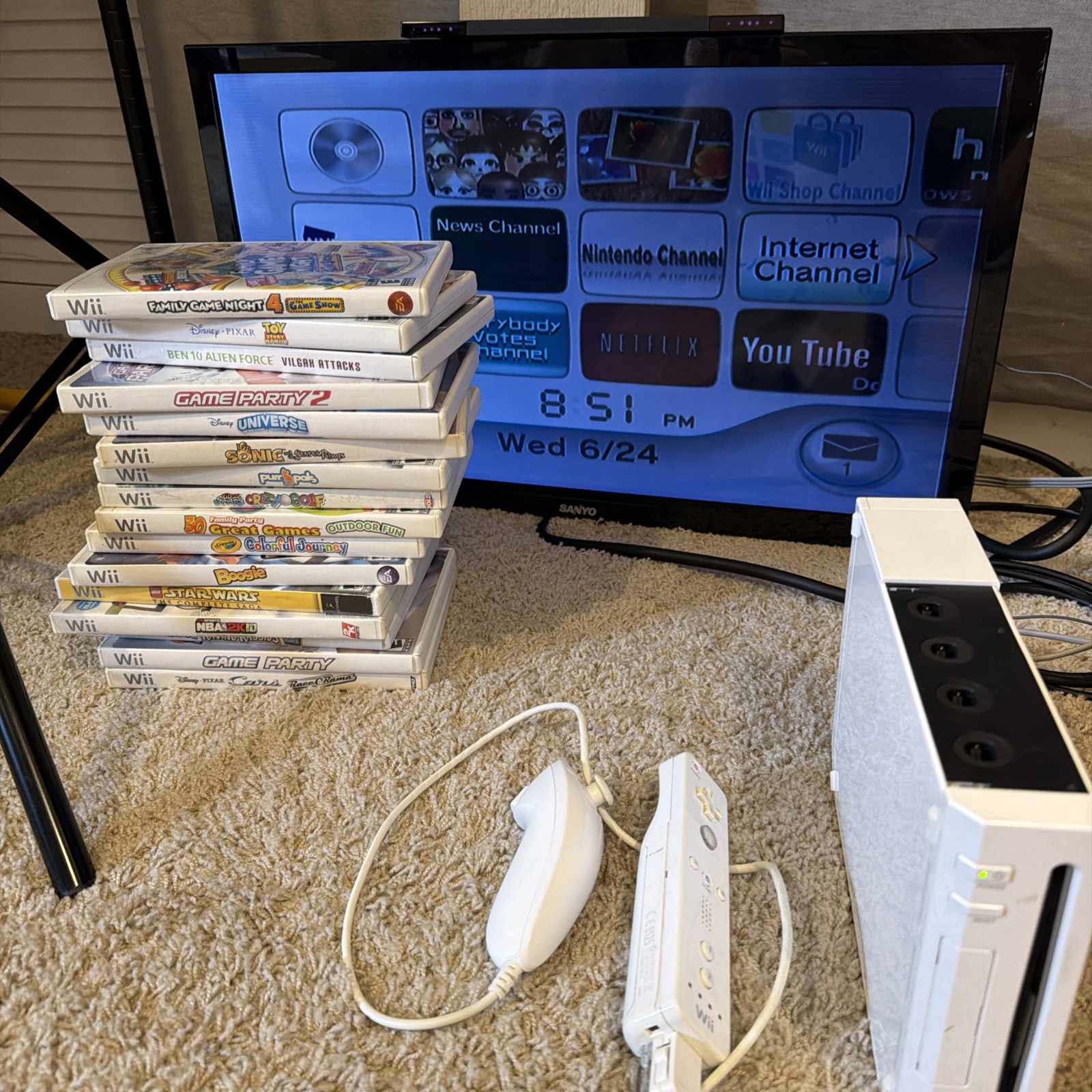 Nintendo Wii RVL-001 Console Bundle 1 Controller 1 Nunchuck 16 Games Tested