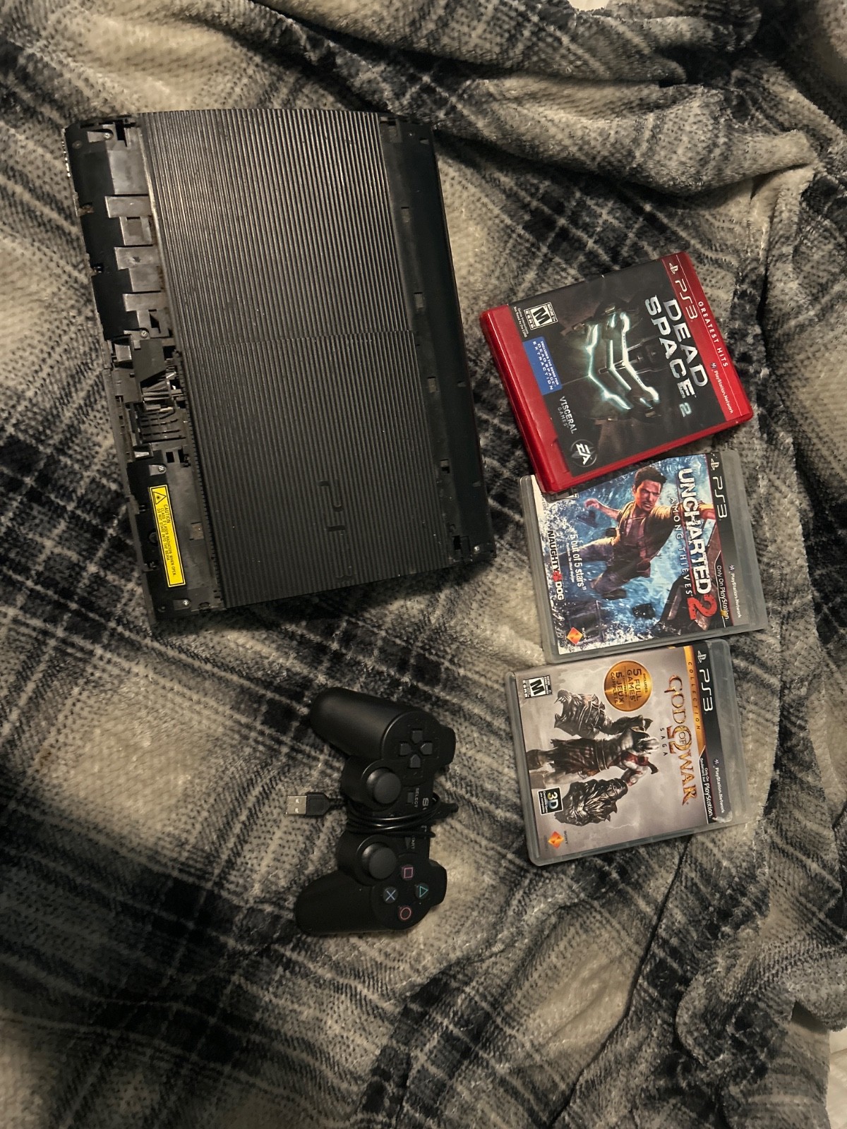 PS3 still works comes with a controller three games accord for the controller