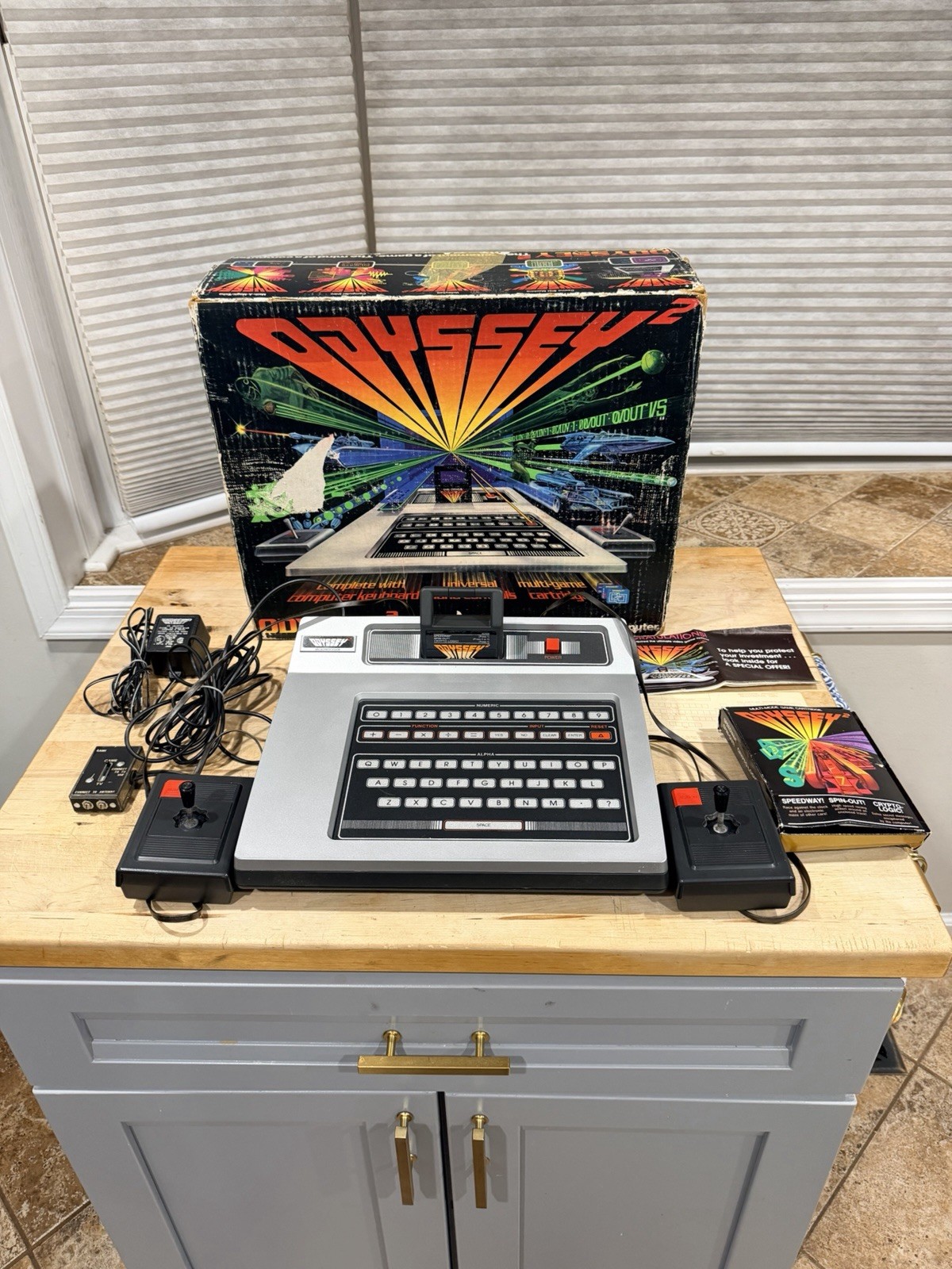 Magnavox Odyssey 2 Video Game Console Complete W/Game