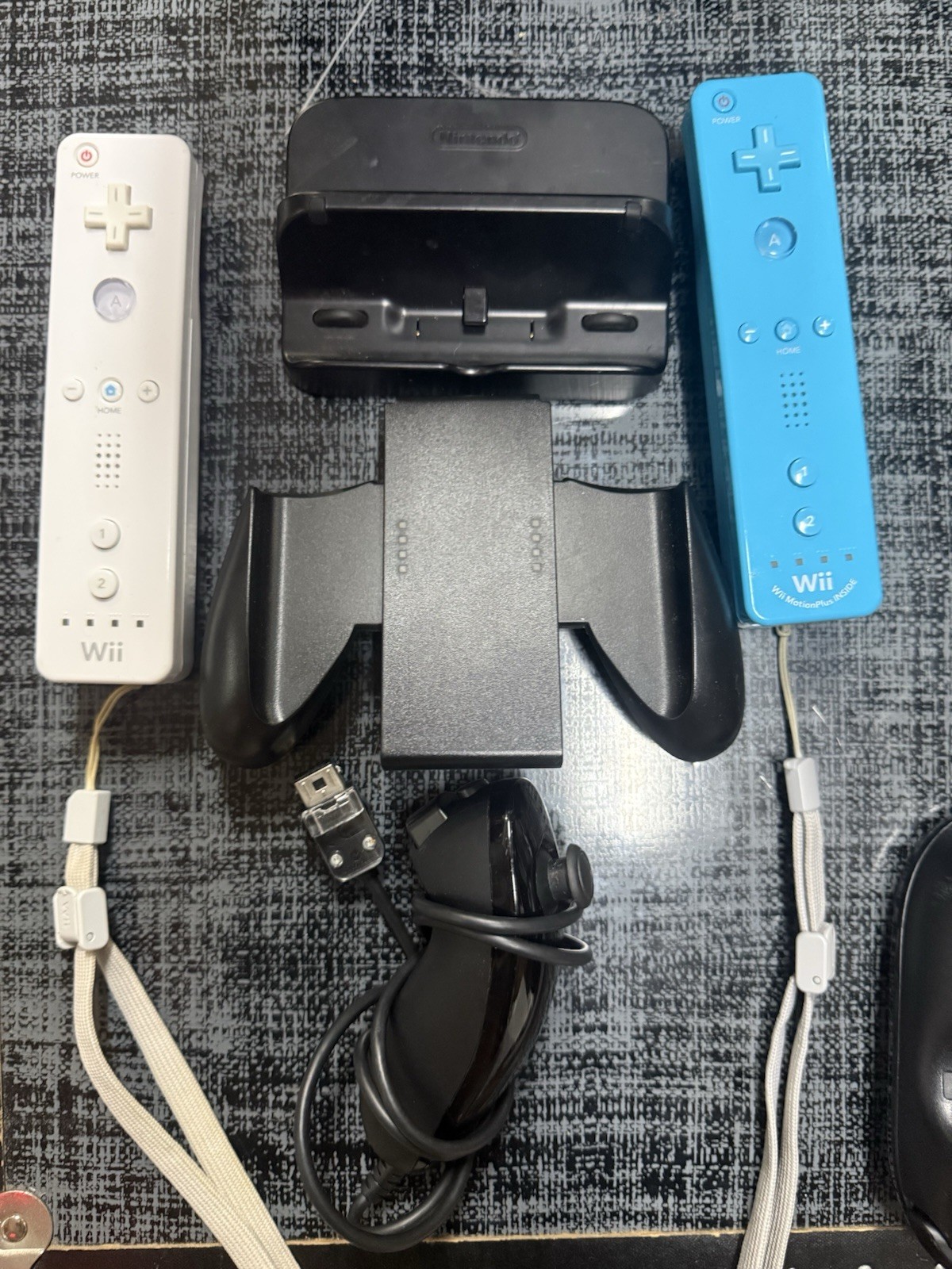 Black Nintendo Wii U Deluxe 32GB WUP-101(02) Lot -23 Games Mario Kart SSB Bundle