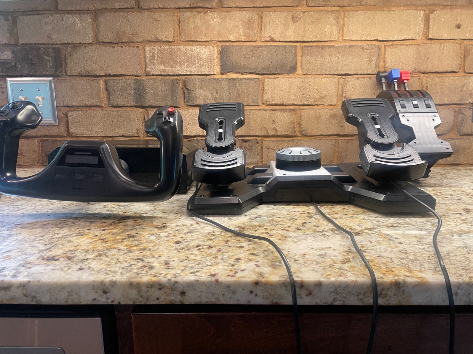 saitek pro flight yoke throttle and rudder pedals