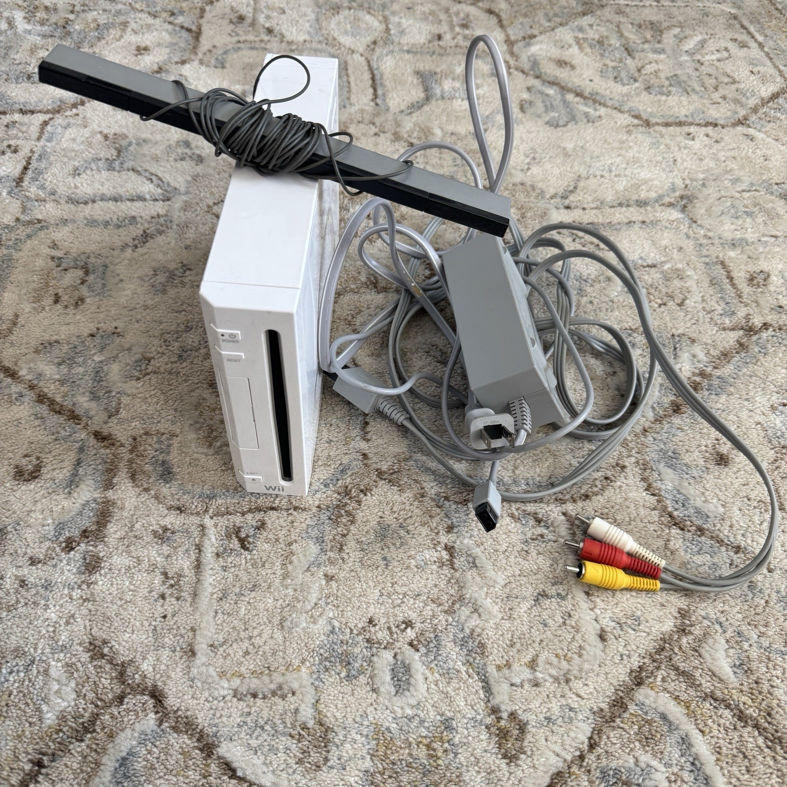 Nintendo Wii RVL-001 4GB Console White W/ Cords + Sensor Used – No Controller