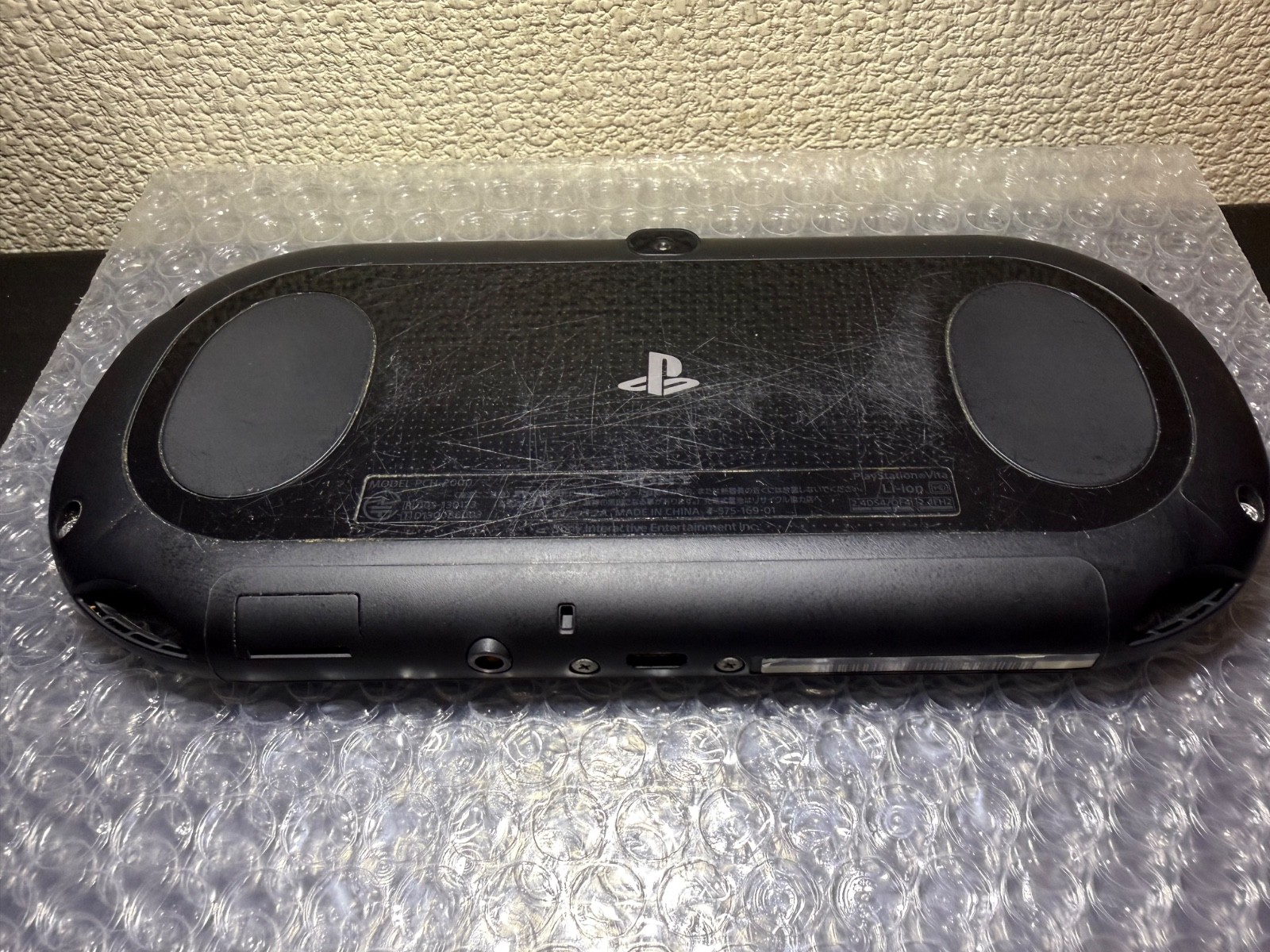 PS Vita PCH-2000 Black Console Minecraft 8GB All buttons tested