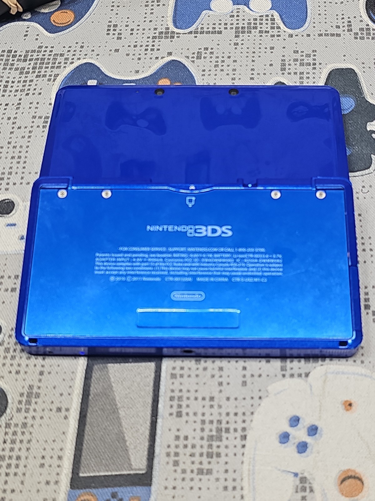 Nintendo 3DS CTR-001(USA) Blue NTSC-U/C W/Car Charger Included & 2GB M/card